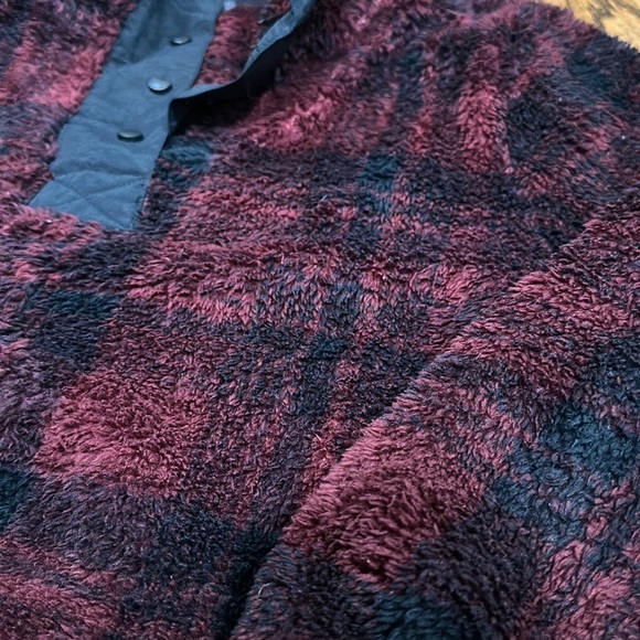 Eddie Bauer pullover - Picture 3 of 3